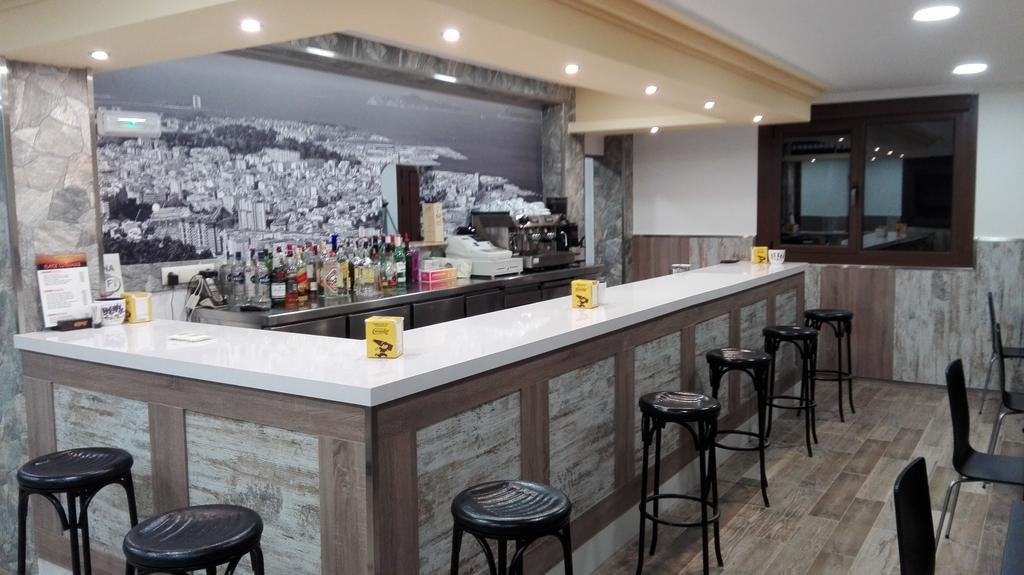 Hostal Nuevo Alonso Bembribe エクステリア 写真